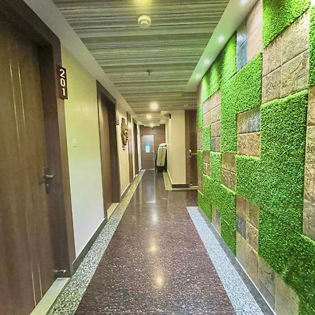 Hotel Kuber Palace ! Puri Near-Sea-Beach-And-Temple Fully-Air-Conditioned-Hotel With-Lift-And-Parking-Facility Εξωτερικό φωτογραφία