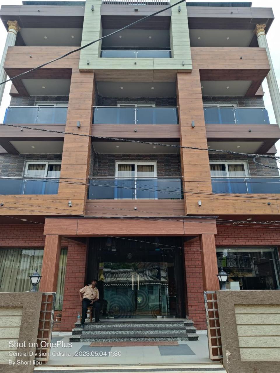 Hotel Kuber Palace ! Puri Near-Sea-Beach-And-Temple Fully-Air-Conditioned-Hotel With-Lift-And-Parking-Facility Εξωτερικό φωτογραφία