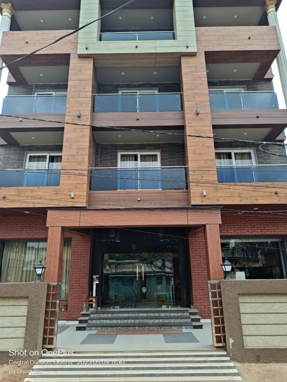 Hotel Kuber Palace ! Puri Near-Sea-Beach-And-Temple Fully-Air-Conditioned-Hotel With-Lift-And-Parking-Facility Εξωτερικό φωτογραφία