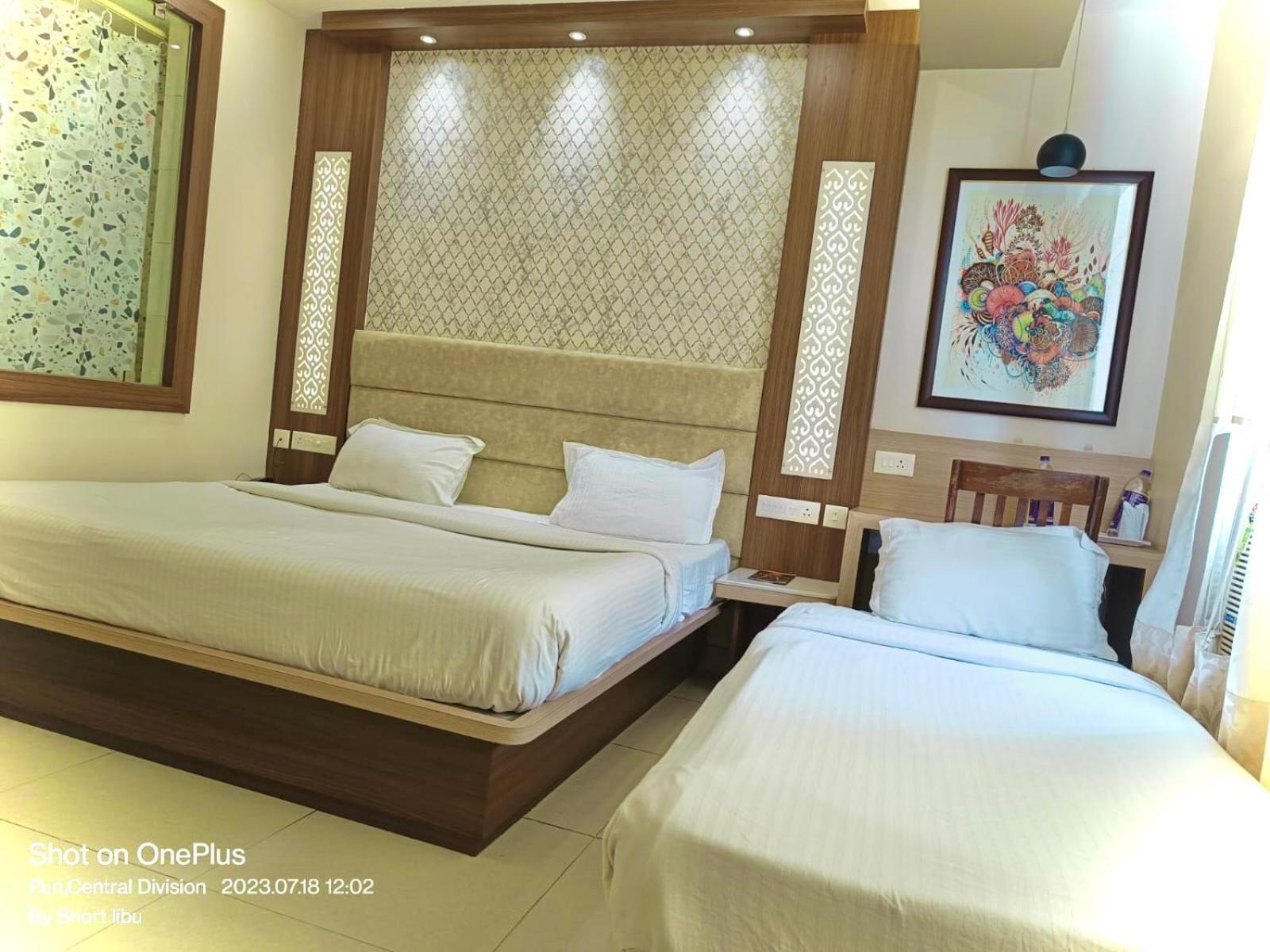 Hotel Kuber Palace ! Puri Near-Sea-Beach-And-Temple Fully-Air-Conditioned-Hotel With-Lift-And-Parking-Facility Εξωτερικό φωτογραφία