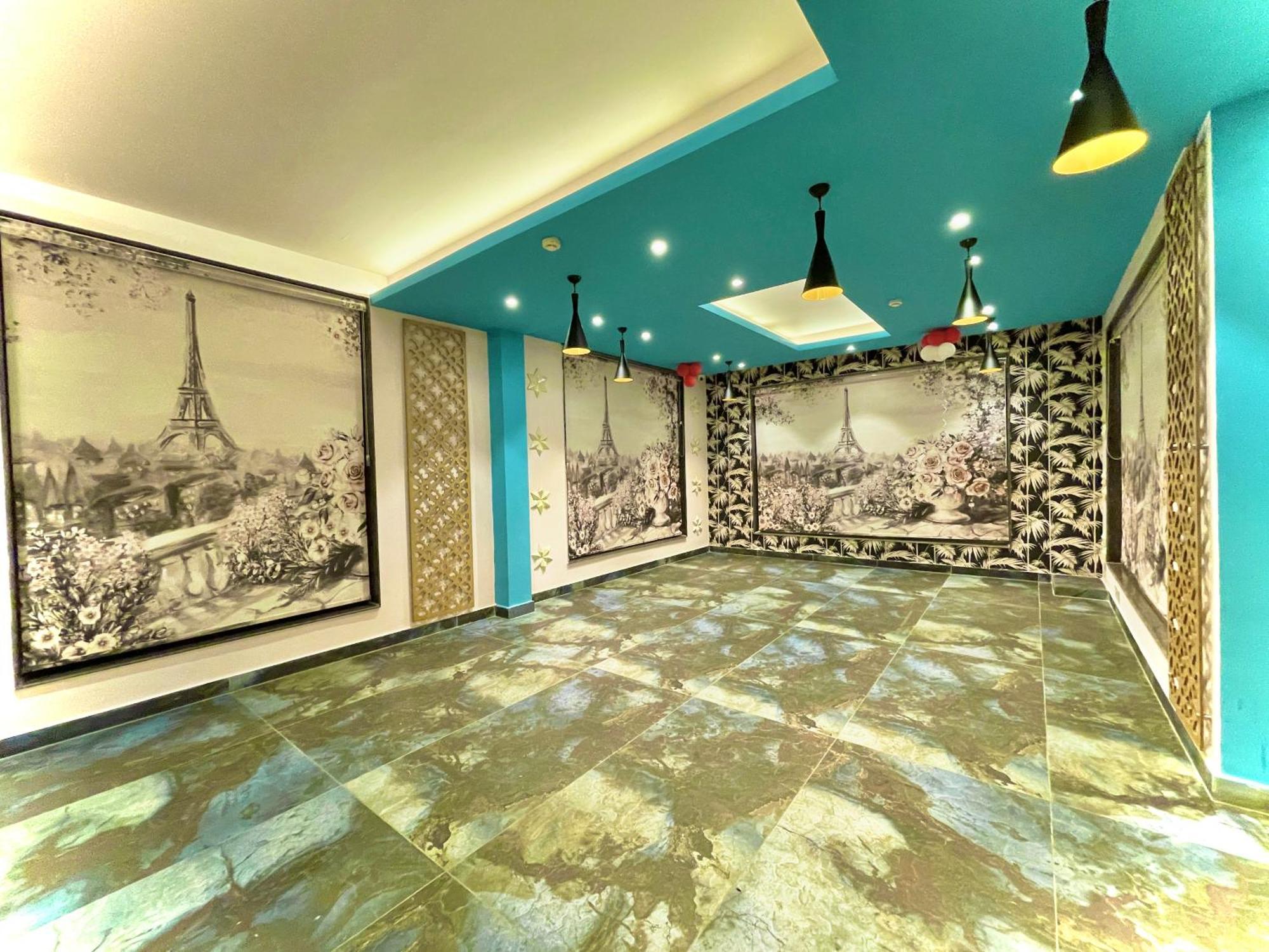 Hotel Kuber Palace ! Puri Near-Sea-Beach-And-Temple Fully-Air-Conditioned-Hotel With-Lift-And-Parking-Facility Εξωτερικό φωτογραφία