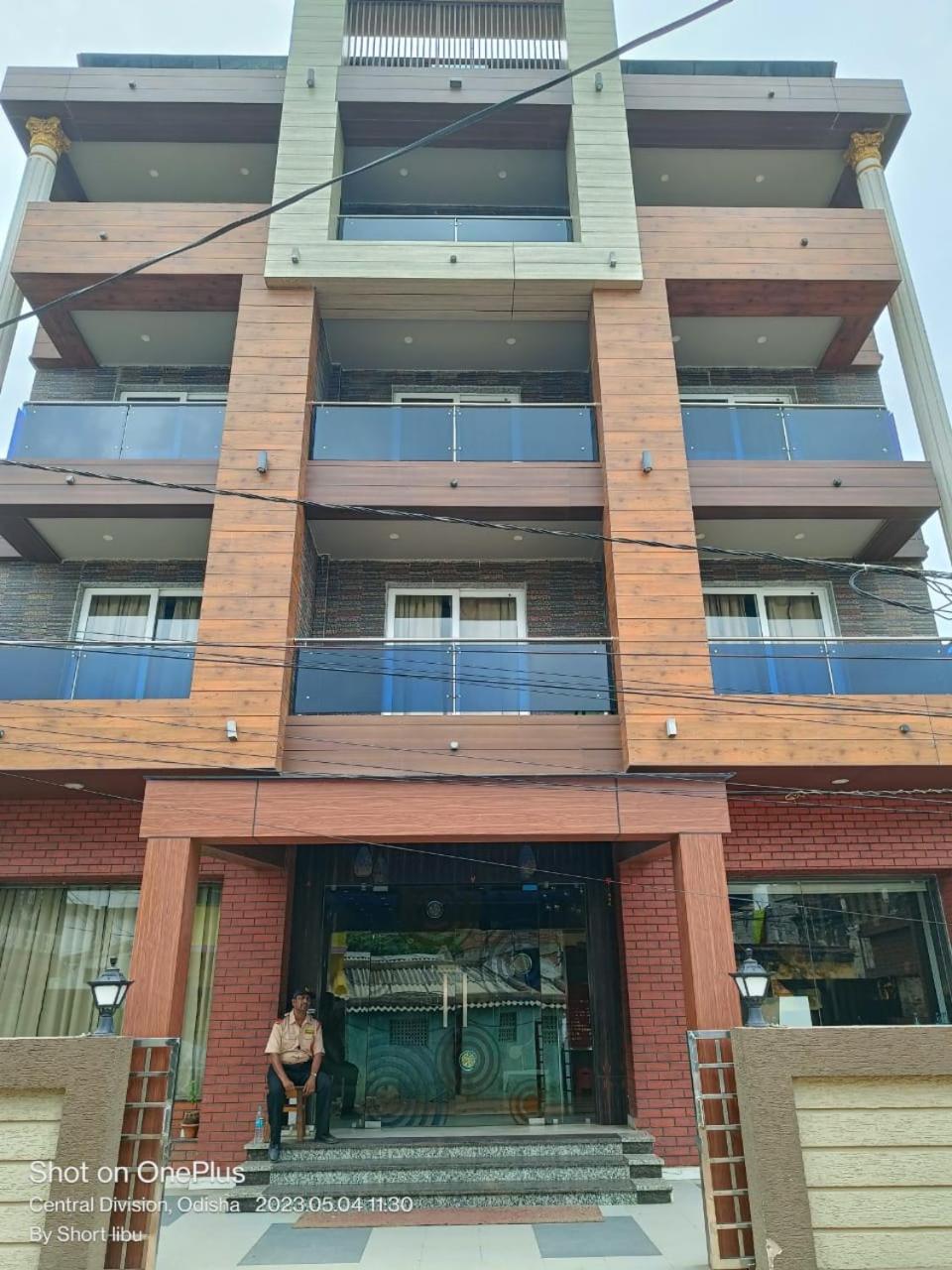 Hotel Kuber Palace ! Puri Near-Sea-Beach-And-Temple Fully-Air-Conditioned-Hotel With-Lift-And-Parking-Facility Εξωτερικό φωτογραφία