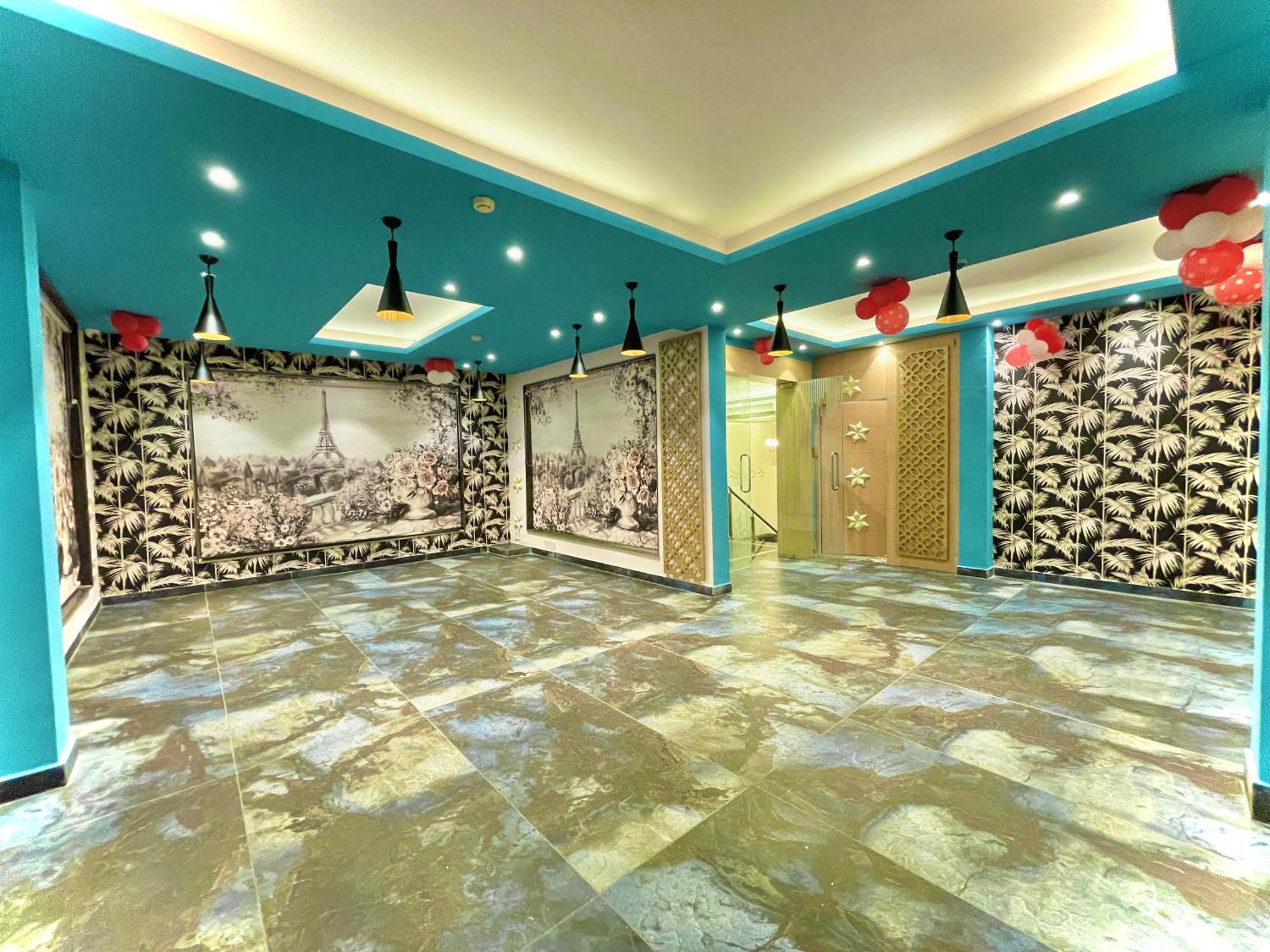 Hotel Kuber Palace ! Puri Near-Sea-Beach-And-Temple Fully-Air-Conditioned-Hotel With-Lift-And-Parking-Facility Εξωτερικό φωτογραφία