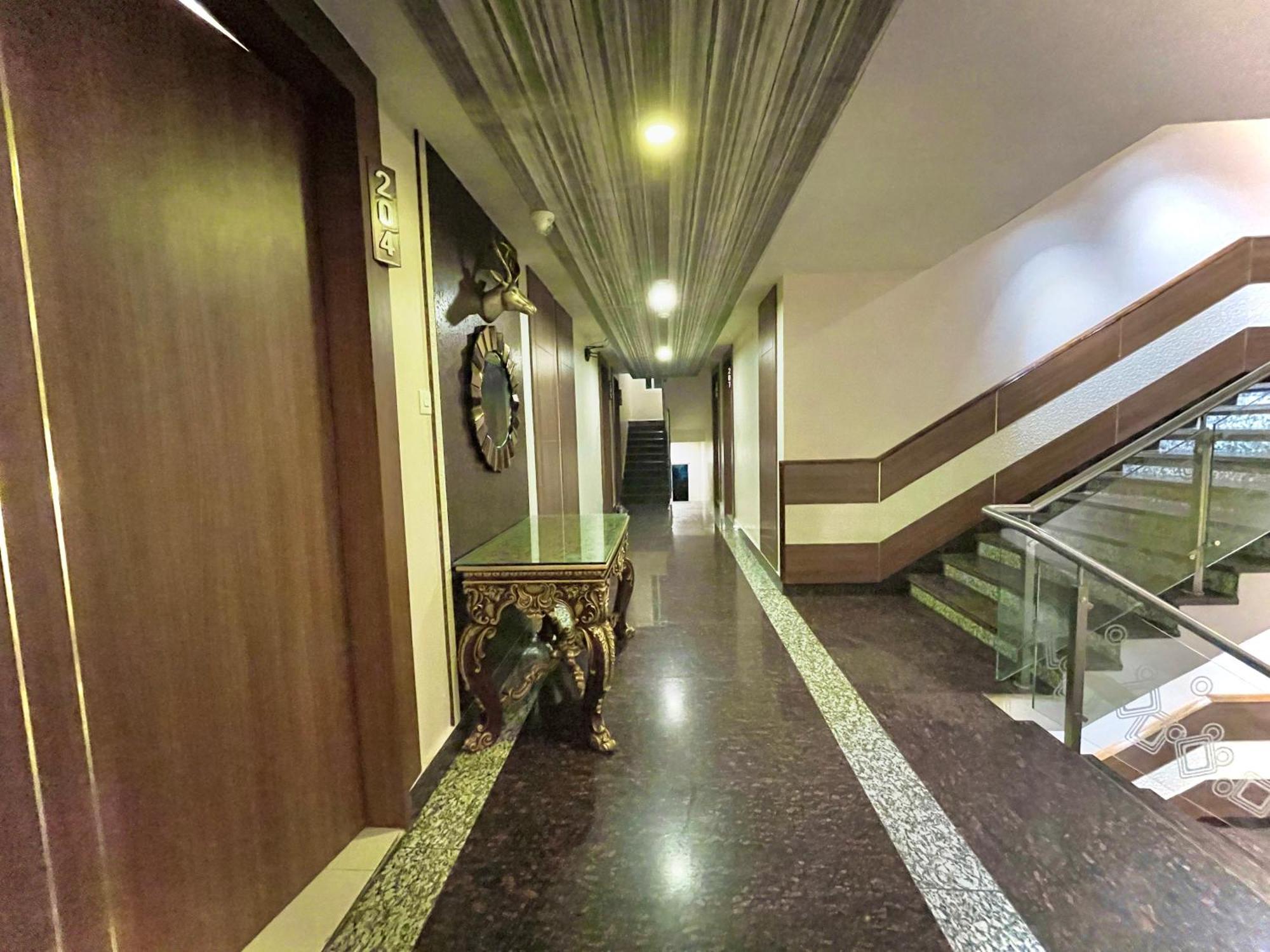 Hotel Kuber Palace ! Puri Near-Sea-Beach-And-Temple Fully-Air-Conditioned-Hotel With-Lift-And-Parking-Facility Εξωτερικό φωτογραφία