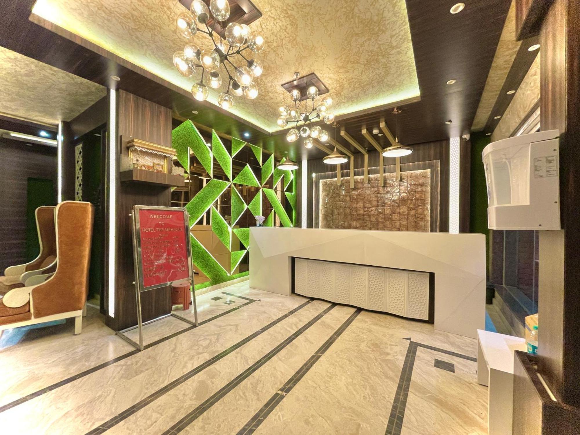 Hotel Kuber Palace ! Puri Near-Sea-Beach-And-Temple Fully-Air-Conditioned-Hotel With-Lift-And-Parking-Facility Εξωτερικό φωτογραφία