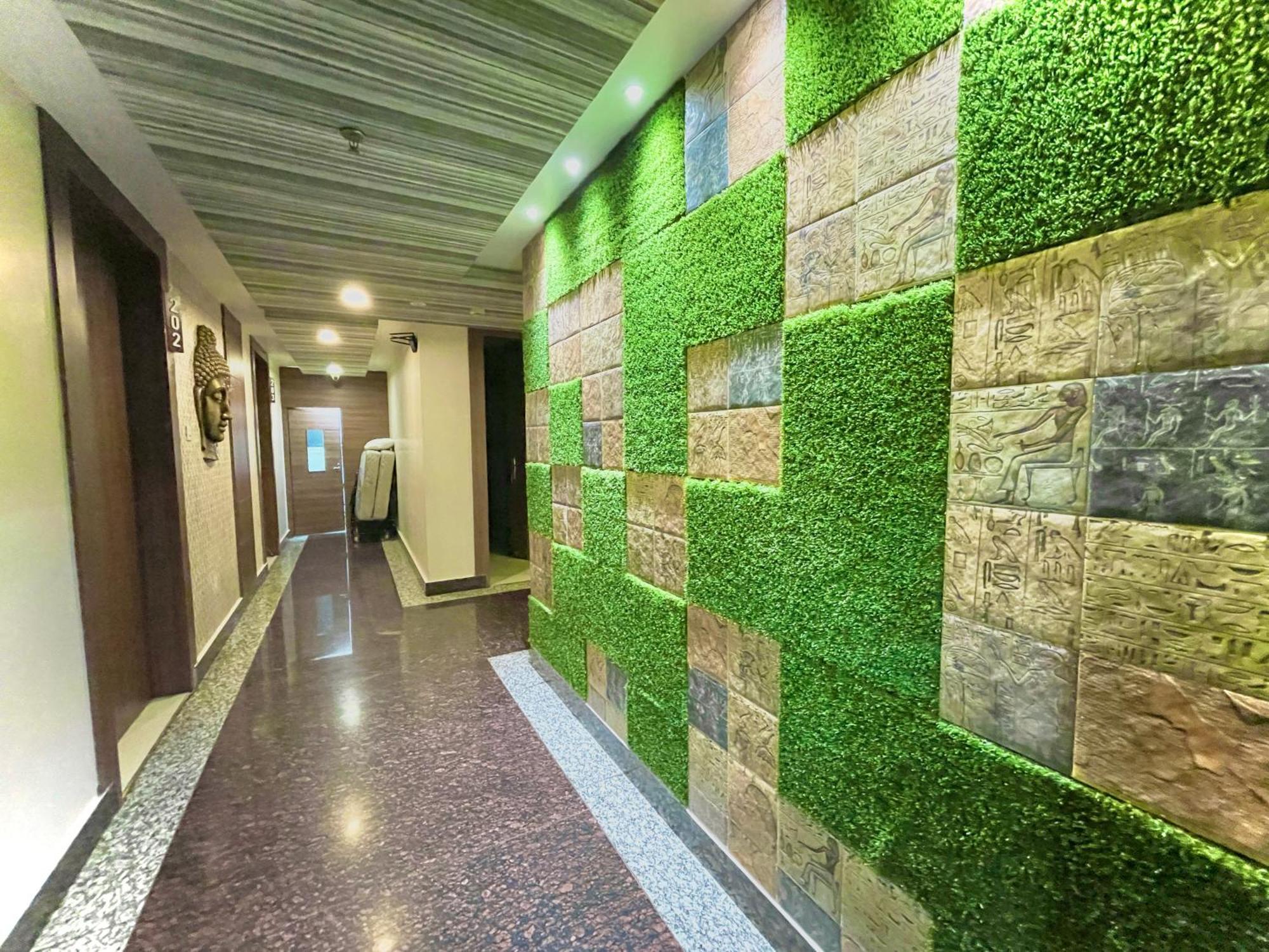 Hotel Kuber Palace ! Puri Near-Sea-Beach-And-Temple Fully-Air-Conditioned-Hotel With-Lift-And-Parking-Facility Εξωτερικό φωτογραφία