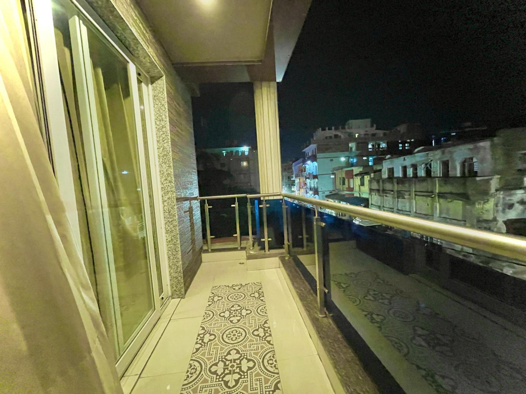Hotel Kuber Palace ! Puri Near-Sea-Beach-And-Temple Fully-Air-Conditioned-Hotel With-Lift-And-Parking-Facility Εξωτερικό φωτογραφία