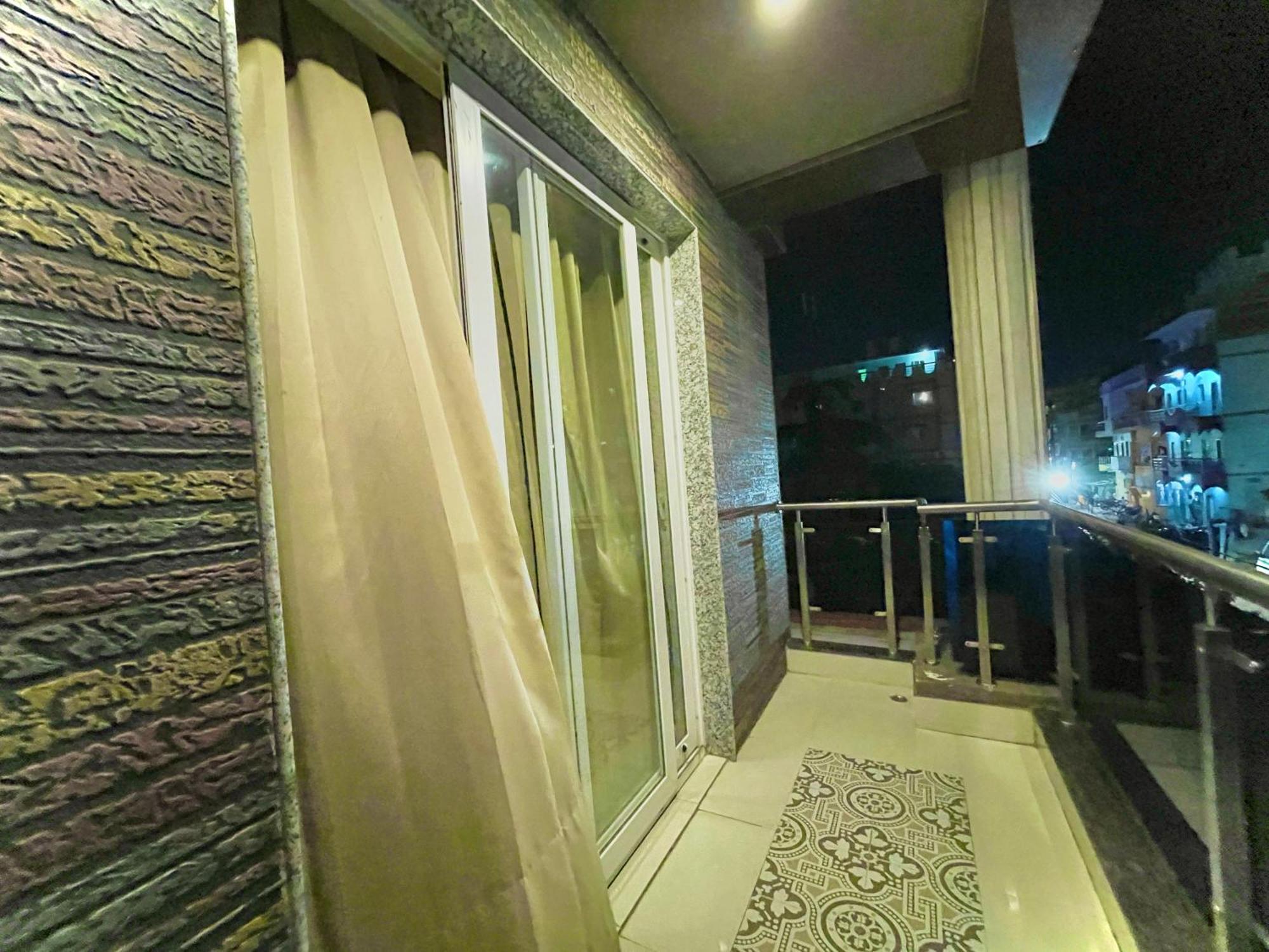Hotel Kuber Palace ! Puri Near-Sea-Beach-And-Temple Fully-Air-Conditioned-Hotel With-Lift-And-Parking-Facility Εξωτερικό φωτογραφία