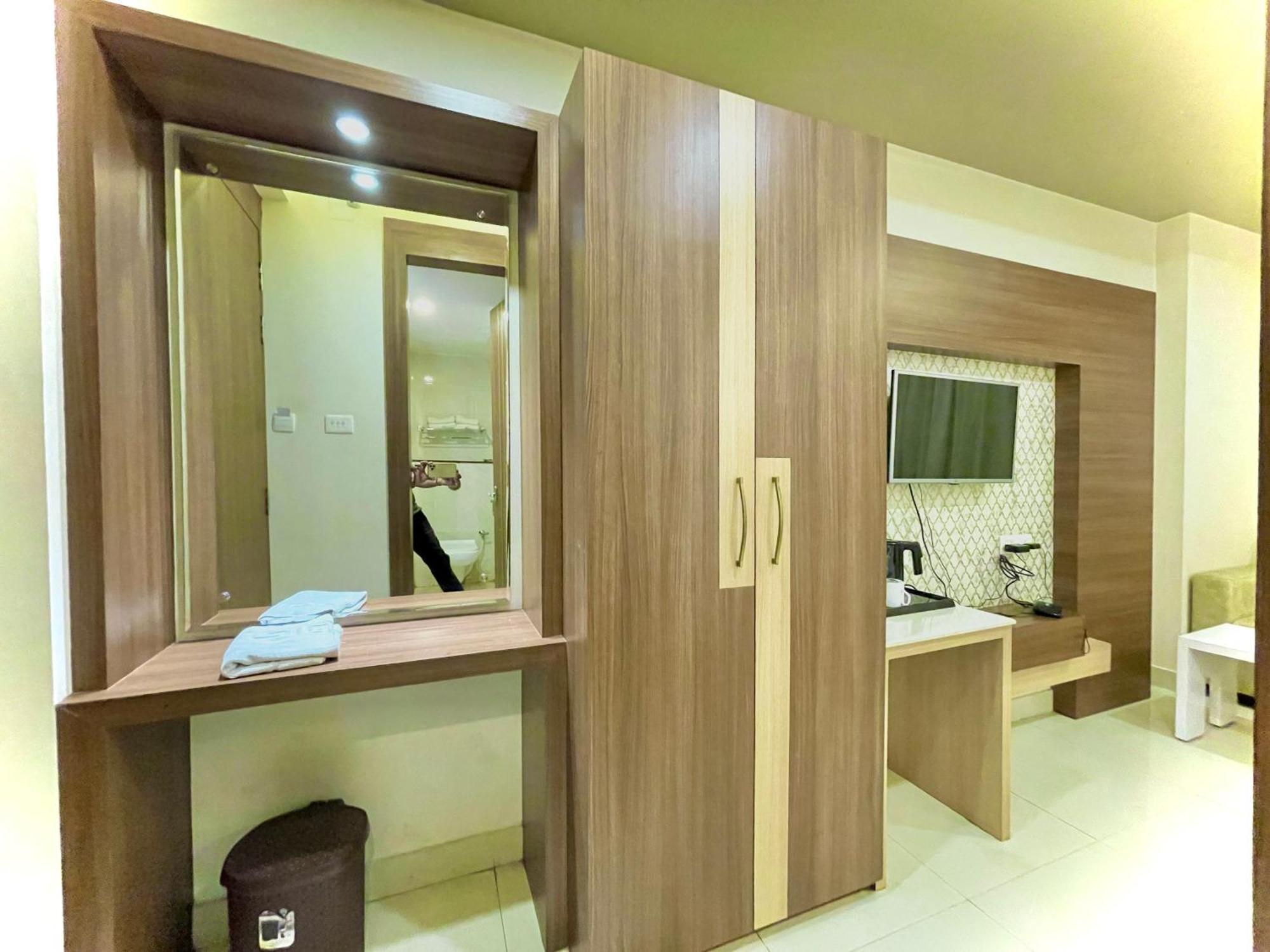 Hotel Kuber Palace ! Puri Near-Sea-Beach-And-Temple Fully-Air-Conditioned-Hotel With-Lift-And-Parking-Facility Εξωτερικό φωτογραφία