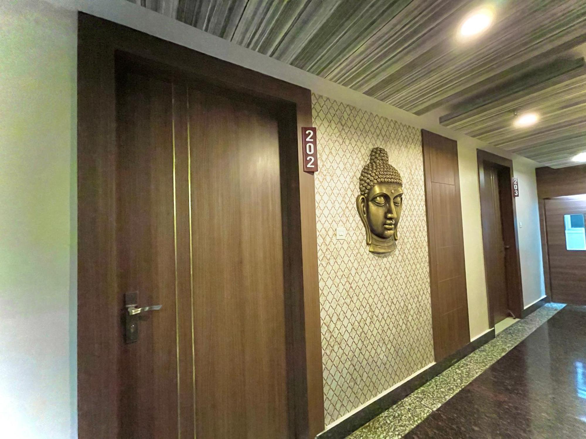 Hotel Kuber Palace ! Puri Near-Sea-Beach-And-Temple Fully-Air-Conditioned-Hotel With-Lift-And-Parking-Facility Εξωτερικό φωτογραφία