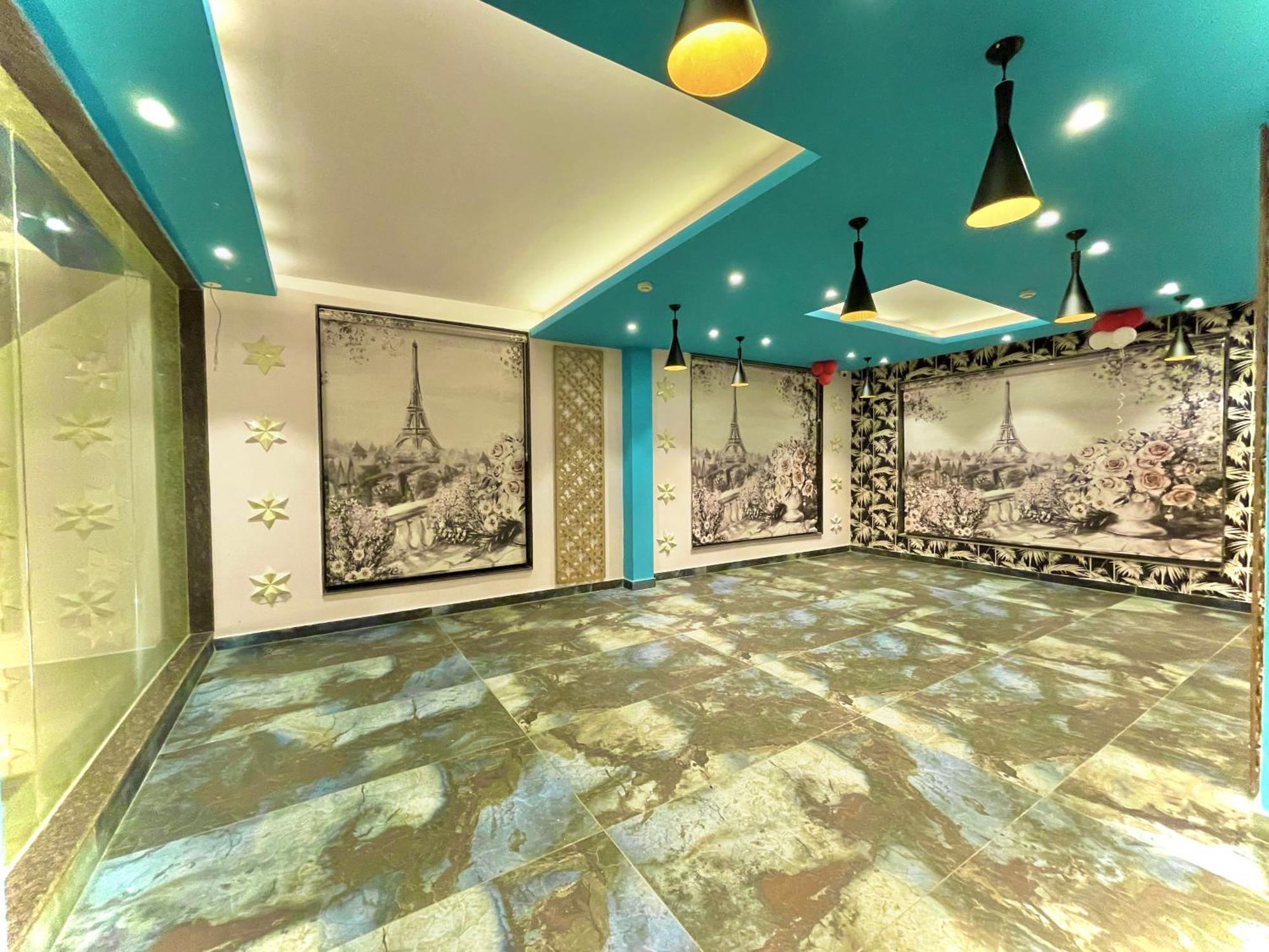 Hotel Kuber Palace ! Puri Near-Sea-Beach-And-Temple Fully-Air-Conditioned-Hotel With-Lift-And-Parking-Facility Εξωτερικό φωτογραφία
